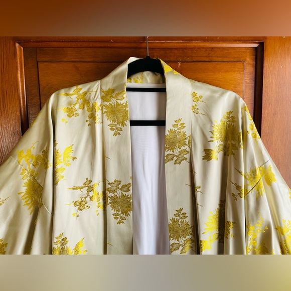 Vintage Satin Kimono - Picture 6 of 6